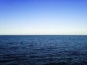морской пейзаж, граница воды и воздуха, рябь на воде 