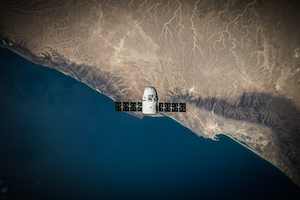 Спутник над побережьем, фото из космоса 