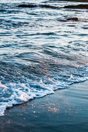 легкие волны, поверхность моря, рябь на воде, морская поверхность, море 