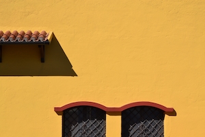 Затерянный в желтом дом, Минимализм в современной архитектуре, фасад здания 