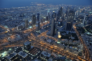 Ночной вид с небоскреба Бурдж-Халифа в Дубае