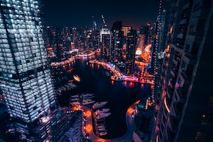 Вид с балкона на ночной Дубай