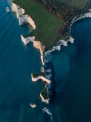 скалы и море, фото с высоты 
