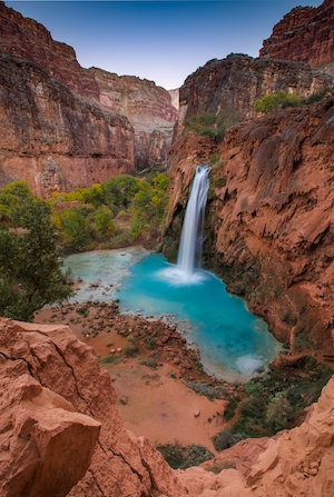 водопад суапи в красном каньоне 