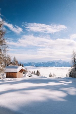 домик в горах, снежный пейзаж