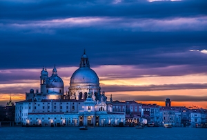 Закат в Венеции над Санта-Мария-делла-Салюте