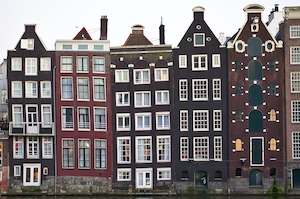 Танцующие дома в Амстердаме