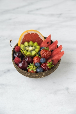 Летняя ваза с фруктами