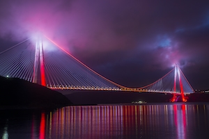 Горящий мост ночью, Стамбул 