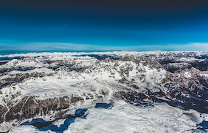 Альпийский хребет с воздушного шара