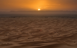 Закат в Сахаре, песчаная дюна, пески в пустыне, пейзаж в пустыне