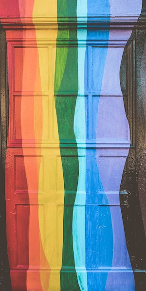 Разноцветная дверь