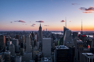 панорама на город во время заката