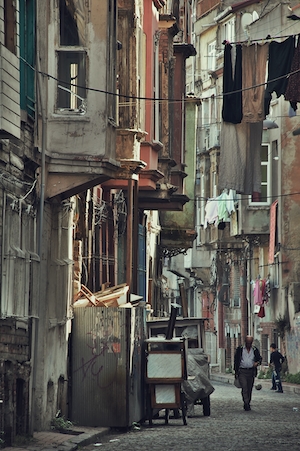 Улица из бедного района Стамбула 
