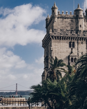 Замок в Лиссабоне, вид сбоку