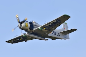 AD-4N Skyraider, Самолет в небе, полет самолета