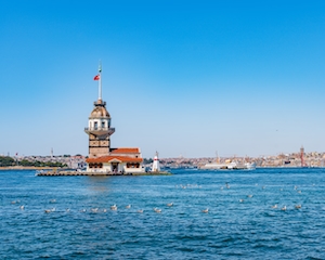 Девичья башня с азиатской стороны Стамбула