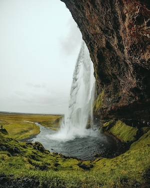 водопад, фото Изнутри, фото водопада с другой стороны 