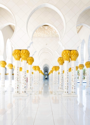 Мечеть белого цвета в Дубае
