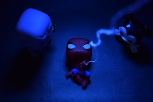 игрушка в виде героя Марвел, человек-паук 
