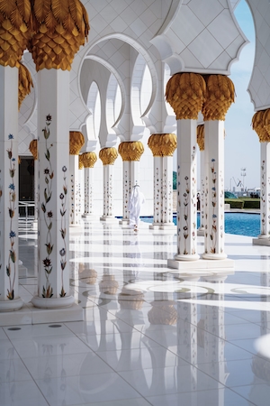 белая мечеть в Дубае 
