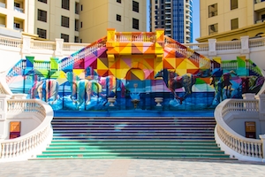стрит арт в Дубае днем