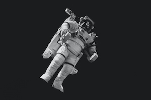 Астронавт в скафандре из недавней поездки в Космический центр Кеннеди.