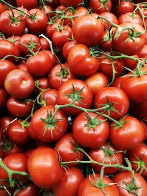 помидоры на рынке, крупный план
