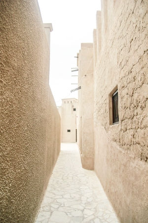 Песчаная улочка в старом Дубае 