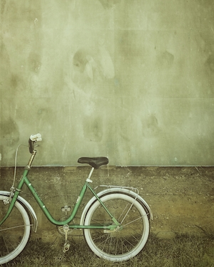 Зеленый детский велосипед