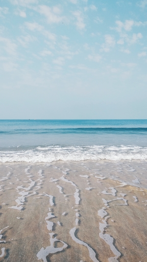 песчаный пляж, море, небо, голубая вода 