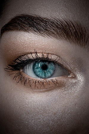 Голубой глаз