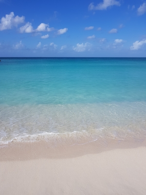 Голубой океан, Карибский пляж, Волны тропического пляжа, вода и песок 
