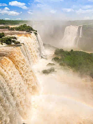 катаратас-ду-Игуасу, большой природный водопад