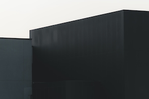 черный фасад 