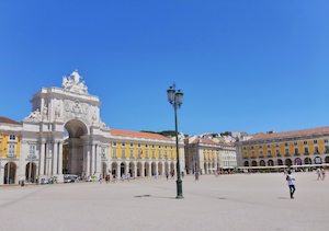Площадь Комерсиу в Лиссабоне, Португалия. 