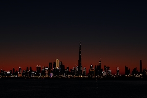 панорама Дубая ночью