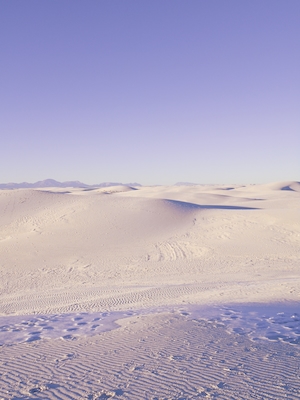 песчаная дюна, пески в пустыне, пейзаж в пустыне, фиолетовое небо 