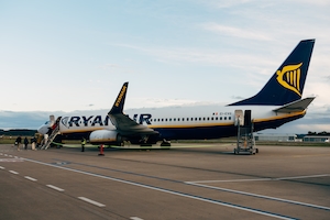 Boeing 737 авиакомпании Ryanair в немецком аэропорту Мемминген в Баварии