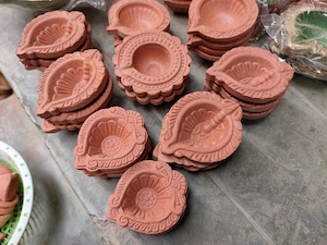 глиняные чашечки в виде листков 