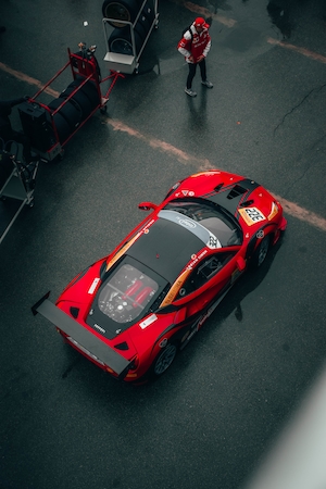 Чемпионат Ferrari Challenge, красная машина 