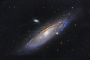 Далекая галактика Андромеда, или М31 в глубоком космосе, звездное небо, космическое пространство 