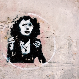 граффити на бетонной стене, портрет 