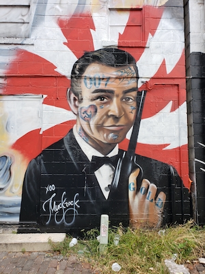 граффити на кирпичной стене, Джеймс Бонд, 007 