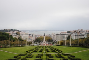Парк с панорамным видом на Лиссабон 