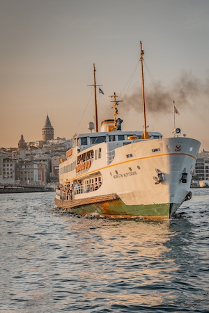 Корма корабля в Стамбуле 