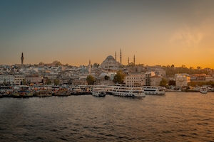 панорама на Стамбул во время заката