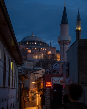 Ночной вид на Голубую мечеть в Стамбуле 