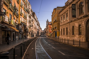 Улицы Лиссабона на закате 