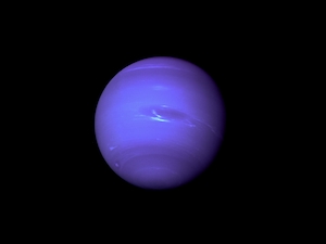 Нептун, видимый с "Вояджера-2" с расстояния 4,4 миллиона миль, планета Нептун на черном фоне 